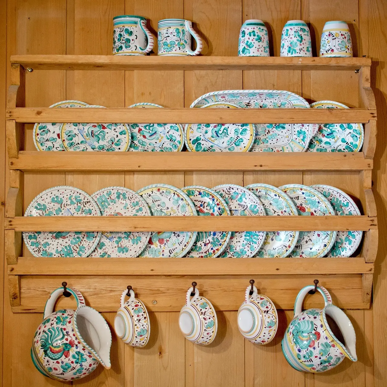 Gør det selv: Byg en skræddersyet vægreol på en weekend