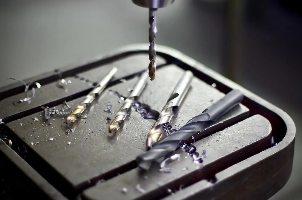 Kan jeg bruge almindelige metalbor til at sætte skilte op til en FC Sochi-fanbar?